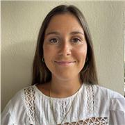 Doy clases particulares de educación infantil y primaria. Creo mi propio contenido y material para ello adaptándome a las necesidades individuales de cada alumno, siendo especial y único